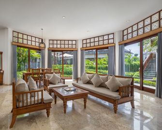 Swan Paradise A Pramana Experience - Gianyar - Sala de estar