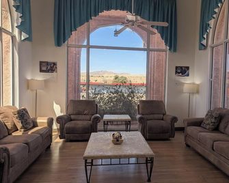 Days Inn Bullhead City - Bullhead City - Wohnzimmer