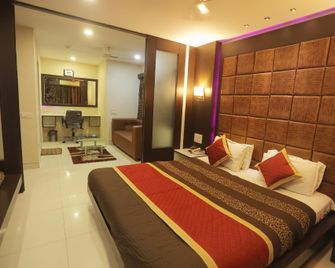 Hotel Stay Inn - Surat - Habitación