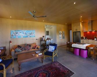 WanganellaA taste of coastal life, culture and relax - Austinmer - Living room