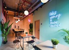 Cove Hillcrest - Tangerang - Restaurante