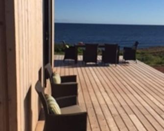 Tiny Perfect Cottage On Pei's North Shore - St. Peters Bay - Balcón
