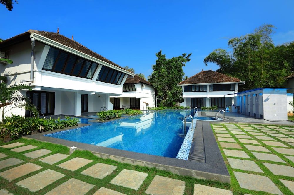 Nihara Resort and Spa Cochin - קוצ'י - בריכה