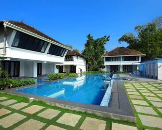 Nihara Resort and Spa Cochin - קוצ'י - בריכה