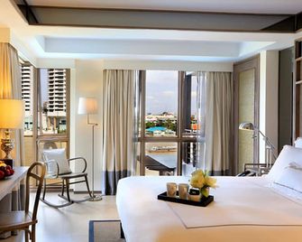 Riva Surya Bangkok - Μπανγκόκ