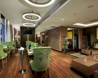 Aston Priority Simatupang Hotel And Conference Center - Jakarta - Oleskelutila