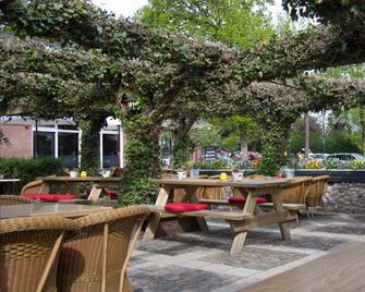 Fletcher Landhotel De Borken - Dwingeloo - Патіо