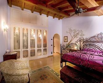 Dimora Bolsone - Gardone Riviera - Bedroom