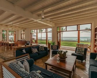 Family Beach Villa Located On An Incredible Beach - Koggala - Living room