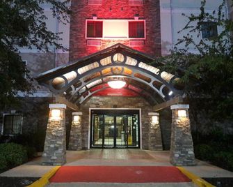 Westay Suites - Covington - Building