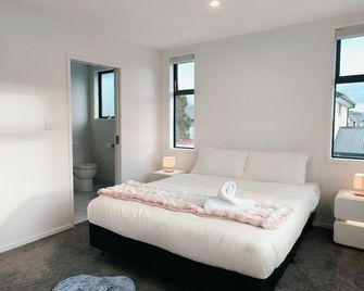Modern and New 3 Beds fancy home - Upper Hutt - Slaapkamer