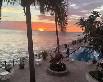 Beachfront, Ocean View, Luxury Condo in Mismaloya - Yelapa - Pool