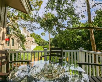 The Charburgh Yacht Club - Isle of Palms - Balcony