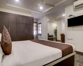 Hotel Royal Palm - Hyderabad - Bedroom