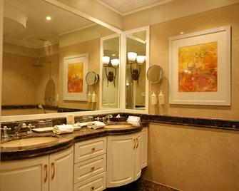Sun-n-Sand Suites, Shirdi - Shirdi - Bathroom