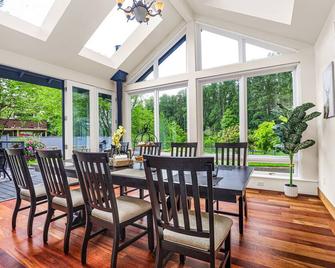 Snoqualmie downtown private home on the river - Snoqualmie - Comedor