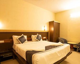 Eastin Park - Navalur - Bedroom
