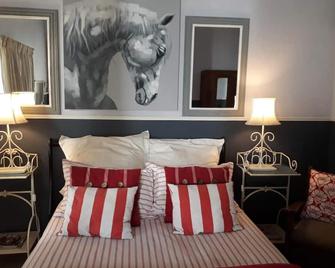 The Lighthouse Guesthouse - Colesberg - Bedroom
