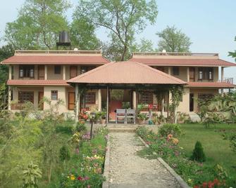 River Bank Inn - Sauraha - Gebäude