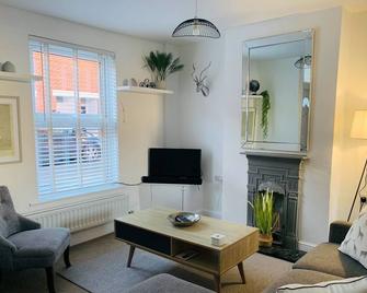 Salisbury Solace - Salisbury - Living room