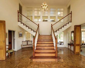 Montfort Manor - Traralgon - Stairs