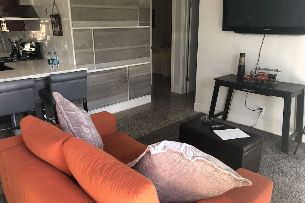 2 BR house, Great Location! - פורט לודרדייל - סלון