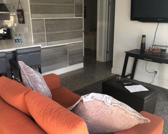 2 BR house, Great Location! - Fort Lauderdale - Phòng khách