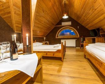 Krakowiacy i Górale - Krzyszkowice - Spa