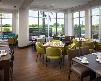 Hilton Garden Inn Sacramento Airport Natomas - סקרמנטו - מסעדה