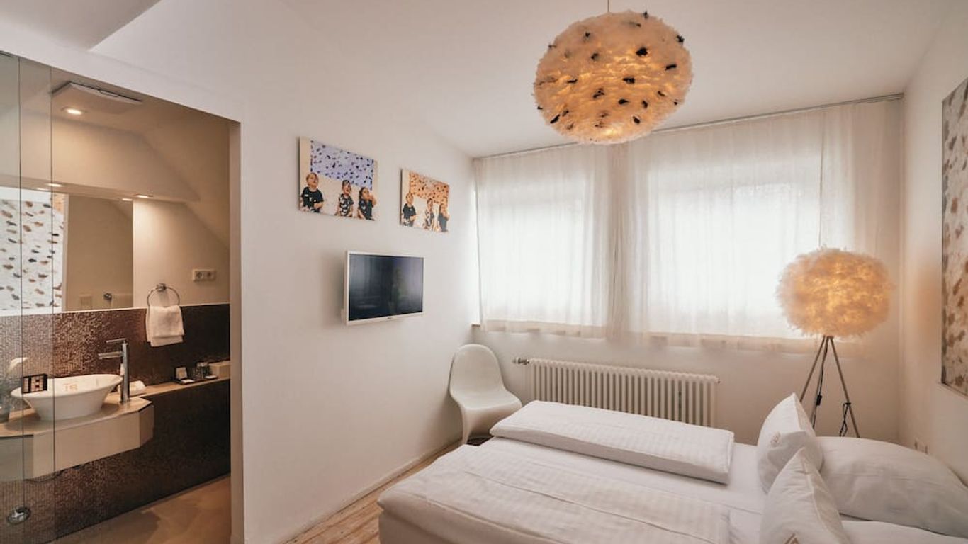 18Arts Hotel - Living in a Gallery!