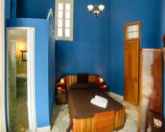 Casa Del Prado 66 - Havana - Bedroom