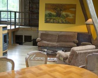 loft in former stables - Capoulet-et-Junac - Sala de estar