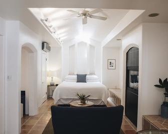 كوتيدج إن آند سبا - سونوما - غرفة نوم