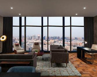 DoubleTree by Hilton Dubai M square Hotel & Residences - Dubaï - Chambre