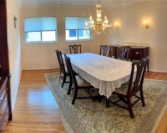 Miami Waterfront boater's paradise pool home - Miami Shores - Dining room