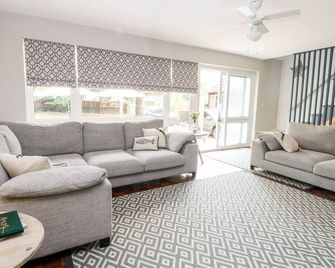 Church Farm Bungalow - Holt - Huiskamer