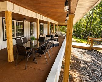 Family Friendly Lake House - Cullman - Patio