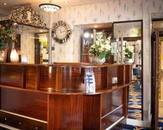Ashley Hotel - Cork - Front desk