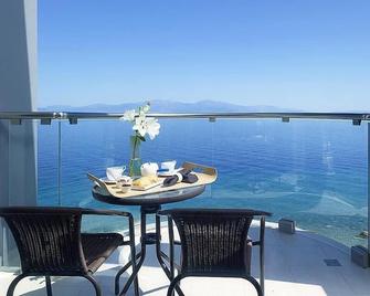 Arion Hotel - Xylókastro - Balkon