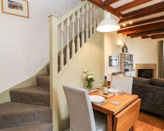 Corner Cottage - Darlington - Dining room