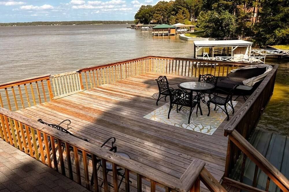 One Acre Lakefront Home, Indian Hills Peninsula. Pet friendly ! - Livingston - Balcón