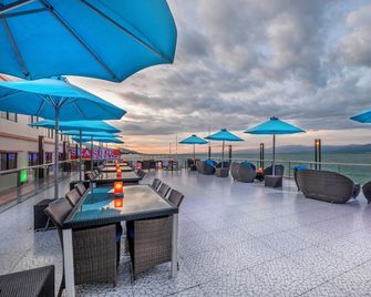 Swiss-Belhotel Silae Palu - Palu - Balcony