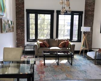 Chic Modern Luxury - 1 bdrm apartment downtown - Olympia - Living room
