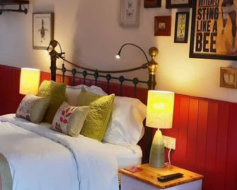 Lifton Hall - Lifton