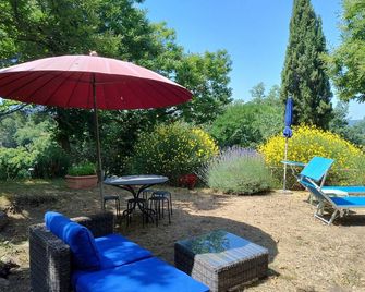 Borgo Tepolini Country House - Castel del Piano - Patio
