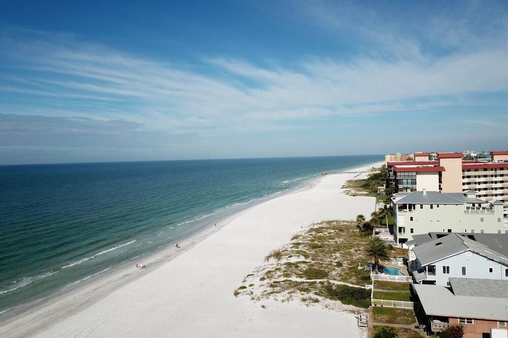 Carousel Suites Studio #1 Vacation Just Steps from The Beach - Newly Renovated - Redington Shores - Beach