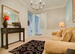 Top-Floor Luxurious Lakeview Condo - Orlando - Pokój dzienny
