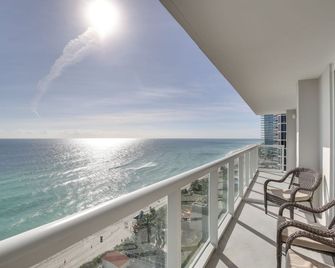 Sunny Isles Beach Retreat with Resort Perks! - Sunny Isles Beach - Balcón