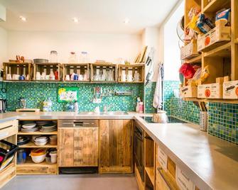 بابيلفيش هوستل - ورزبورغ - مطبخ