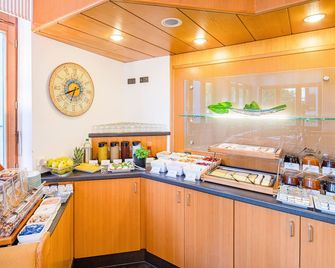 Hotel Am Nockherberg - Munich - Buffet